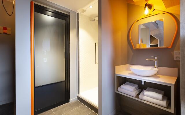 Hotel Base Camp Lodge