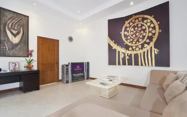 Pratumnak Pool Villa 1C