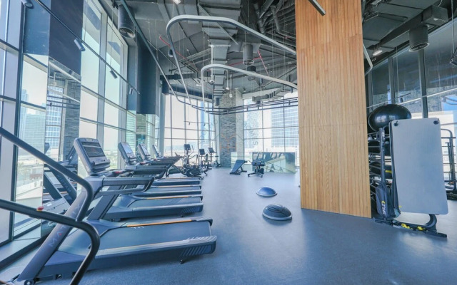 Urban Skyline City Comfort Studio