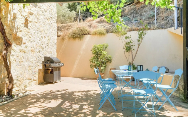 Inviting Villa In Palaiochora With Sea And Mountain Views