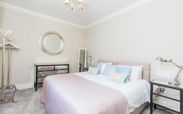Luxury Apartment - 18 Lansdown Crescent