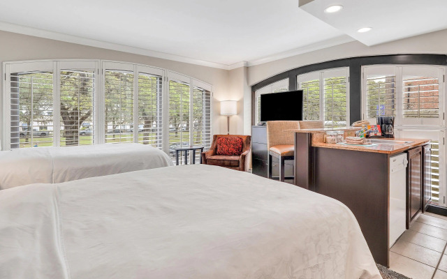 Staybridge Suites Savannah Historic District by IHG