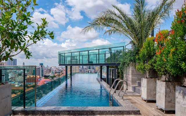 CHECK inn Phnom Penh Royal Palace