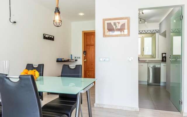 Apartment - 2 Bedrooms with Pool and WiFi - 107876