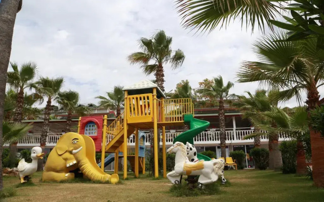 Seven Seas Palmeras Bay