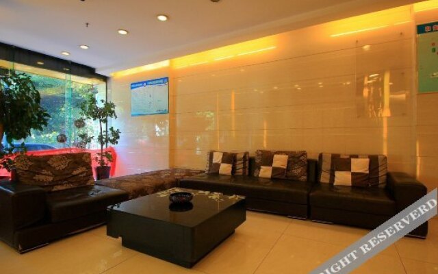 With Pealeful Fashionable Guesthouse