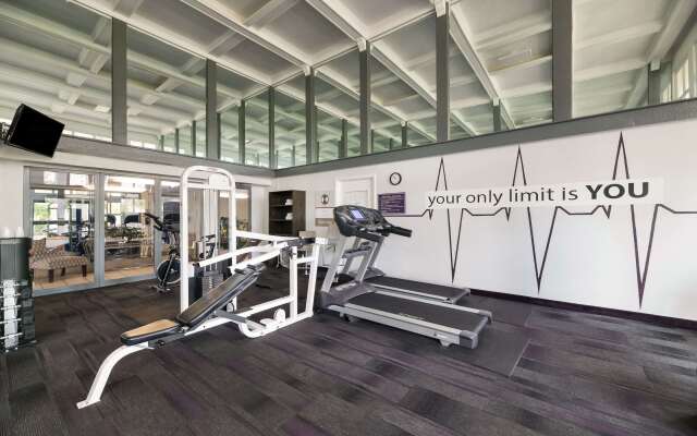 Clarion Inn & Suites Across From Universal Orlando Resort