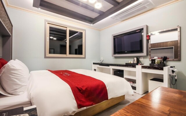 Yeosu Luna Hotel