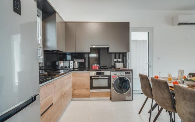 Modern 3 bedroom villa near Nissi Beach!