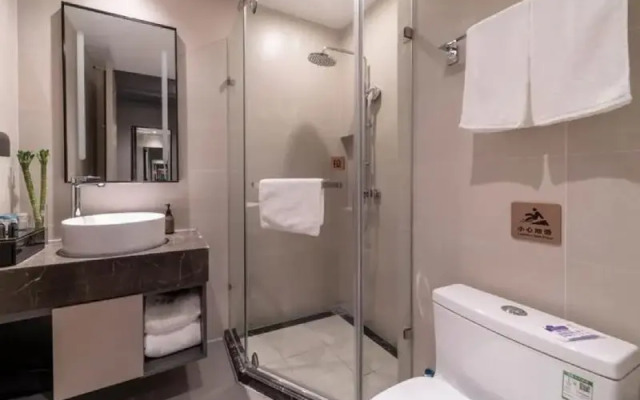 Lavande Hotels Wuhan Guanggu Yangjiawan Metro Station
