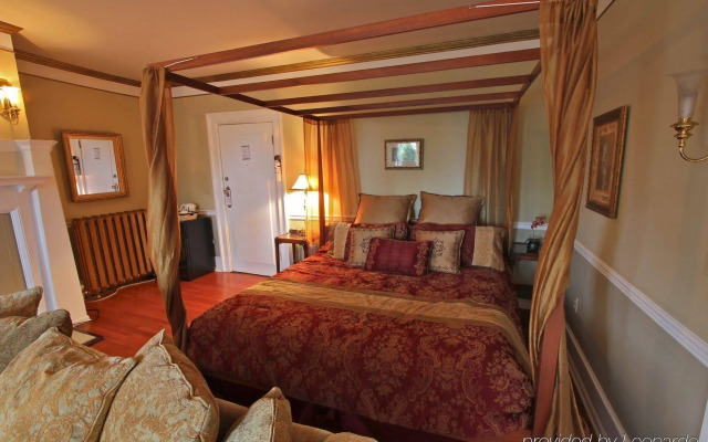 The English Inn and Resort