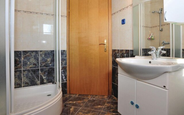 Nice Home in Kastel Novi With Wifi and 3 Bedrooms