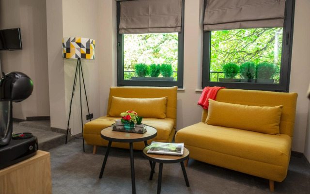 Reverence Hotel