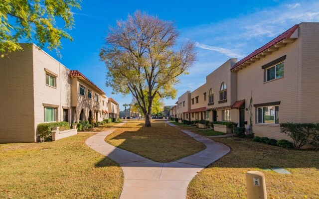 4BR Scottsdale Townhome by Wanderjaunt
