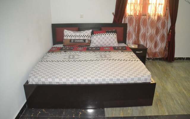 Evaville Hotel N Lounge