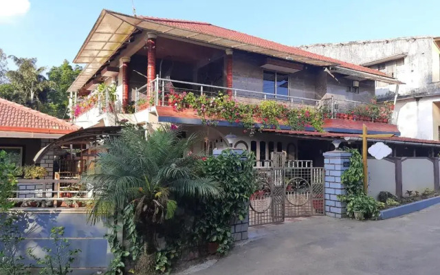 Srinikethana Home Stay with Swimming Pool