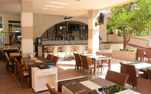 Almera Park Apart Hotel