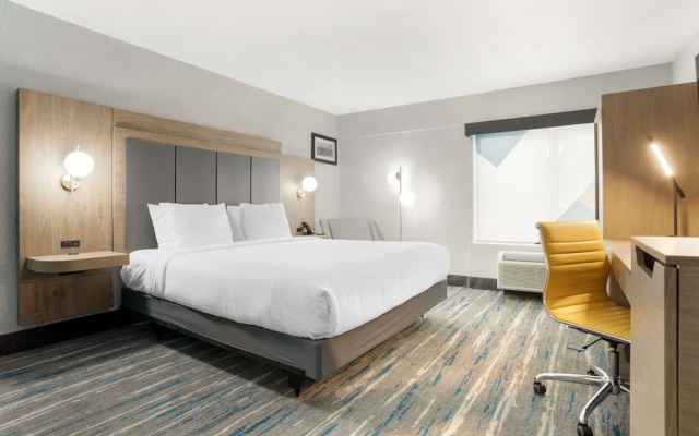 Best Western Plus Mobile Inn & Suites
