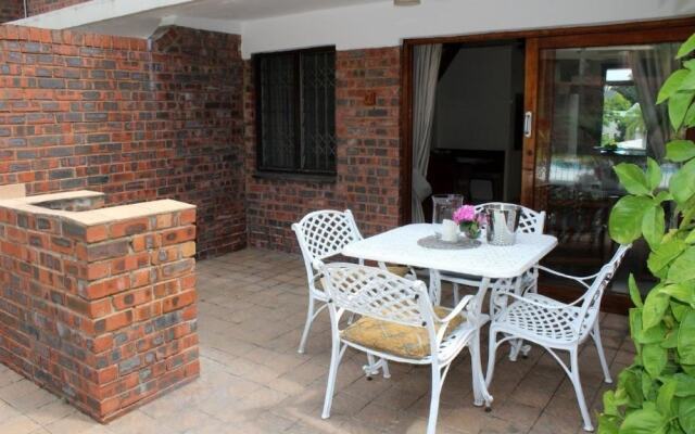 Flamingo Holiday Apartments