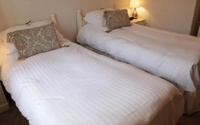Dragon Inn Crickhowell