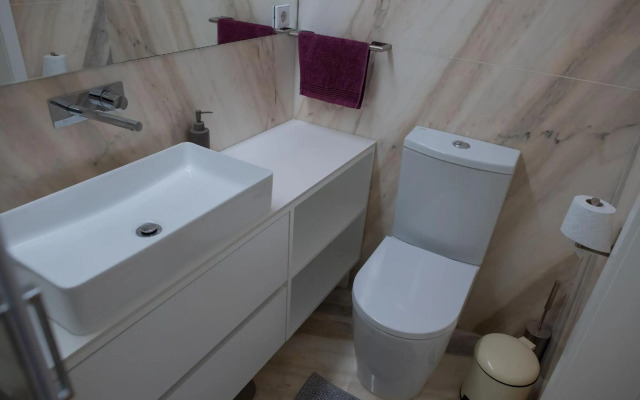 Spacious Studio w/ Balcony & AC by LovelyStay