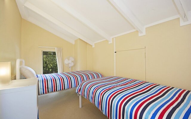 Tropical 5 bedroom family getaway in Noosa Heads