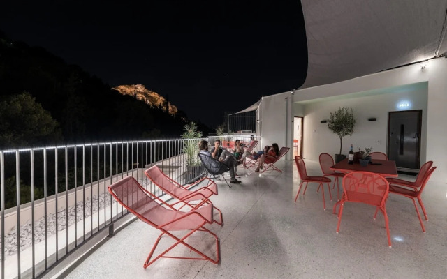 Zoia The Hill 8 Athens City Center