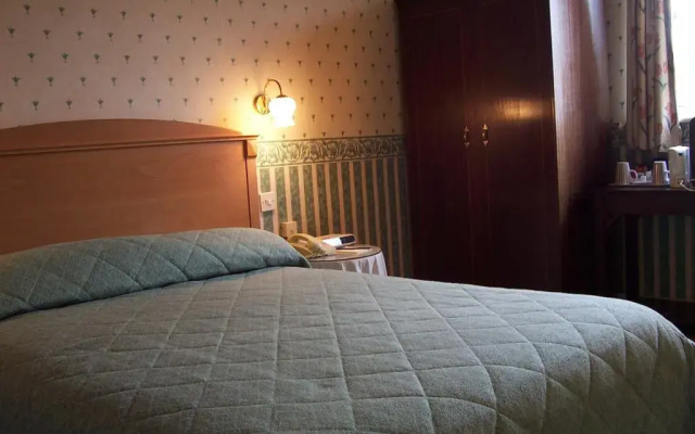 The Boship Lions Farm Hotel