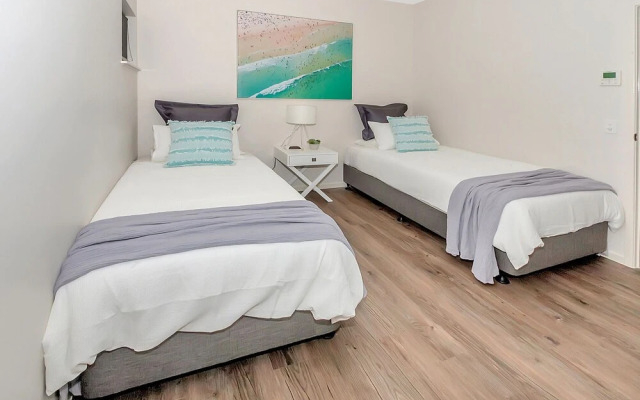 Superior Luxury Apartment in the City Life on Lake 19