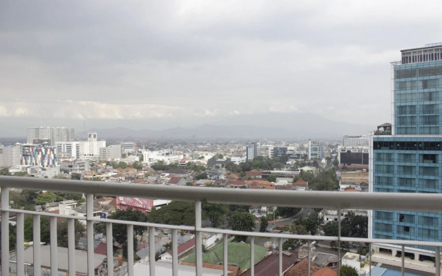 Comfy Studio Apartment At Tamansari Tera Residence