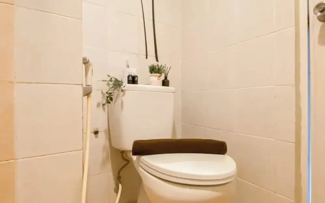 Cozy Living Studio At Apartment Taman Melati Margonda