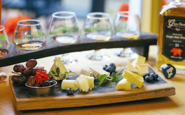 Glenora Inn & Distillery