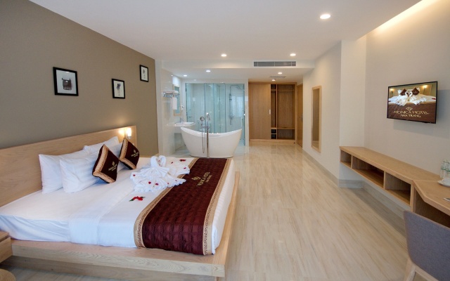 Gibson Hotel Nha Trang