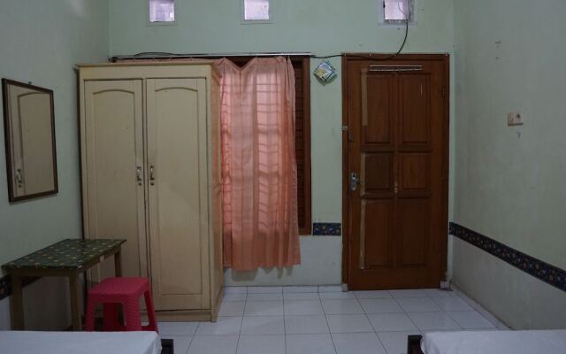 SPOT ON 92665 Yoko Kost Syariah