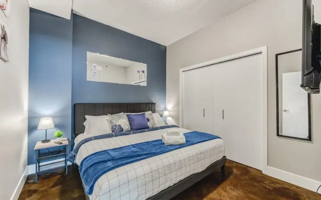 Luxury Condo Steps From Stampede Park