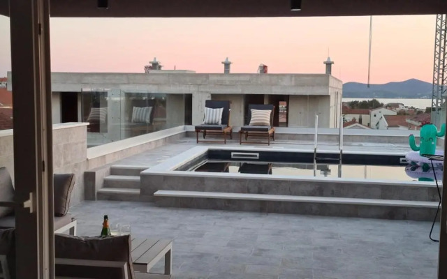 Villa Queen