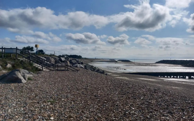 Remarkable Seaside Apartment - Sleeps 4