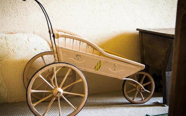 Manoir Courtyard cottage rental Vendee