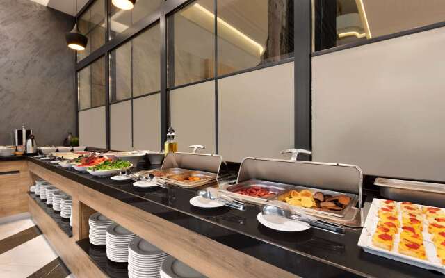 Ramada Encore By Wyndham Istanbul Basin Express