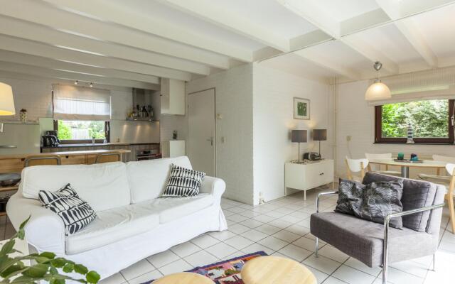 Lovely holiday home in Wolphaartsdijk close to the lake