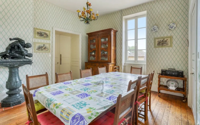 Villa With 4 Bedrooms in Lucenay-lès-aix, With Private Pool, Enclosed