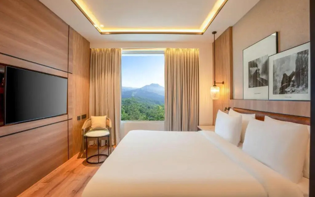 Radisson Resort & Spa Khopoli