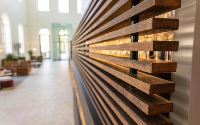 Eburon Hotel - Different Hotels