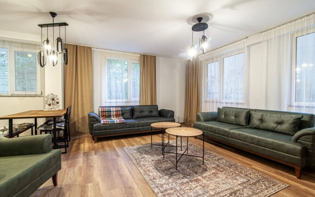 Pleasant Flat Close to Various Malls in Seyrantepe