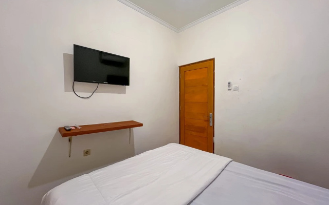 JJ House Mitra RedDoorz – Guest Rooms – Jakarta