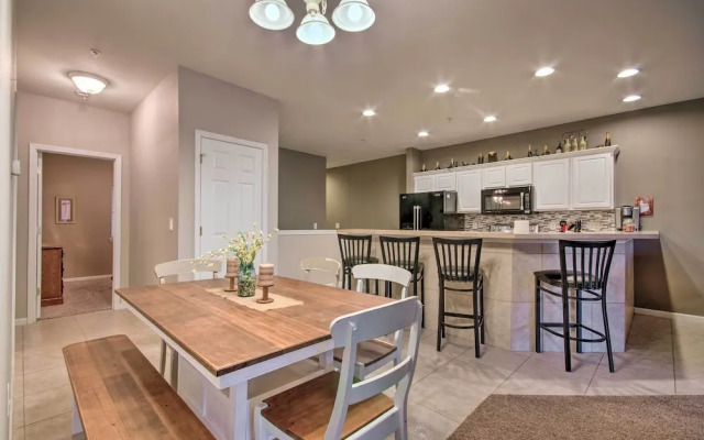 Spacious Lakefront Condo w/ Views in Camdenton!