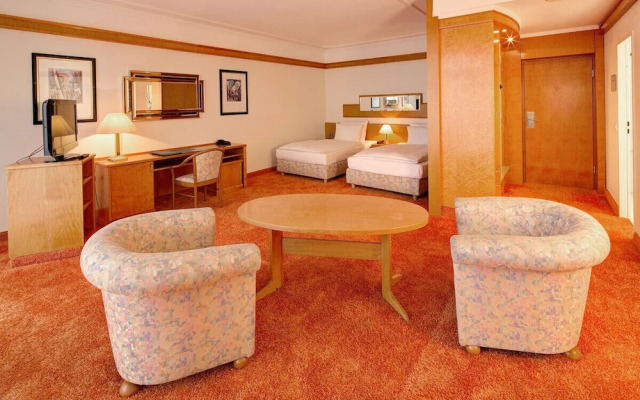 La Strada Hotel