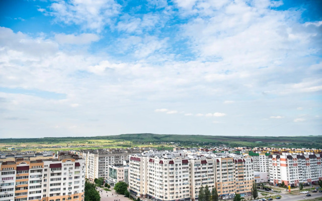 Апартаменты на проспекте Героев Отечества 4А