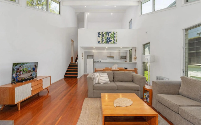 Boathouse 2 4pm Check Out Sundays