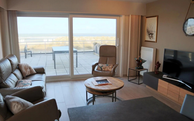 Apartment in Nieuwpoort With Stunning Sea Views
